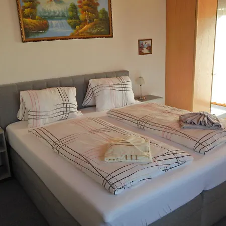Casa de hóspedes Pension-ferienwohnung Rotar