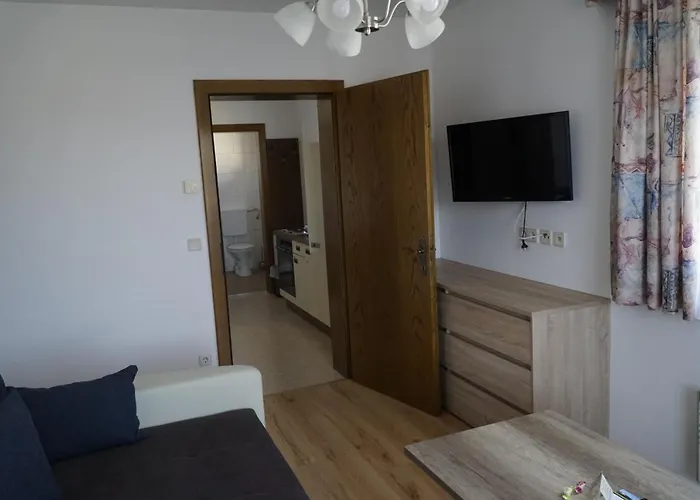 Pension-ferienwohnung Rotar 3*