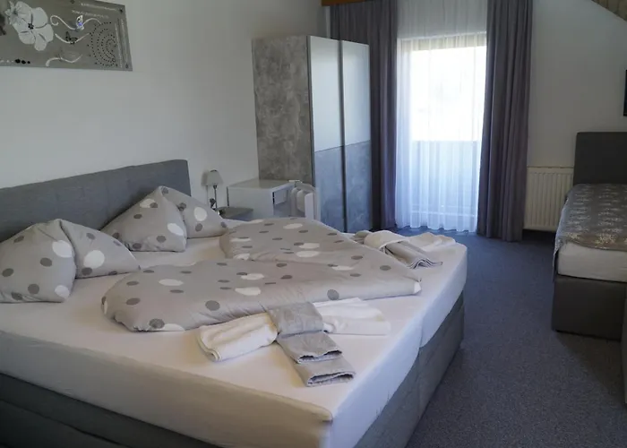 Pensjonat Pension-ferienwohnung Rotar 3*